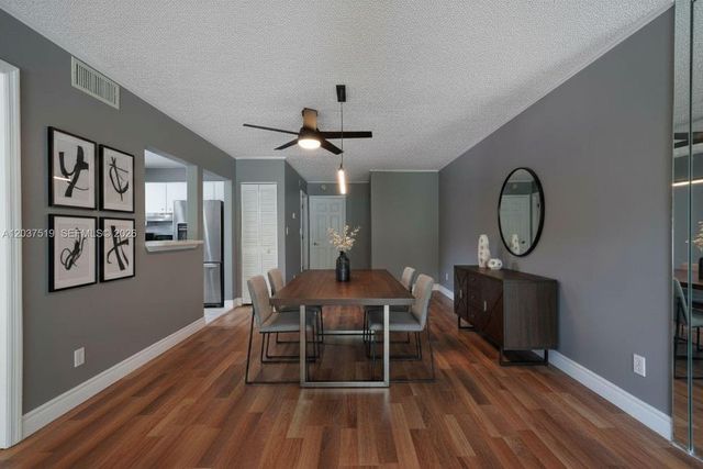 301 N Pine Island Rd 165, Plantation, FL 33324
