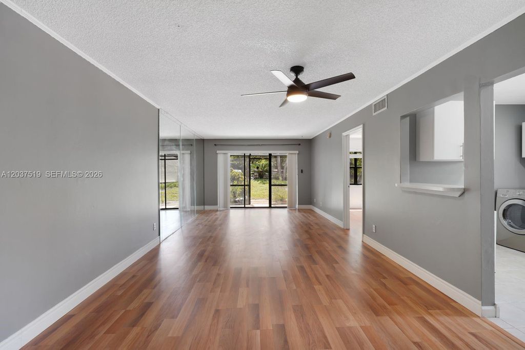 301 N Pine Island Rd 165, Plantation, FL 33324