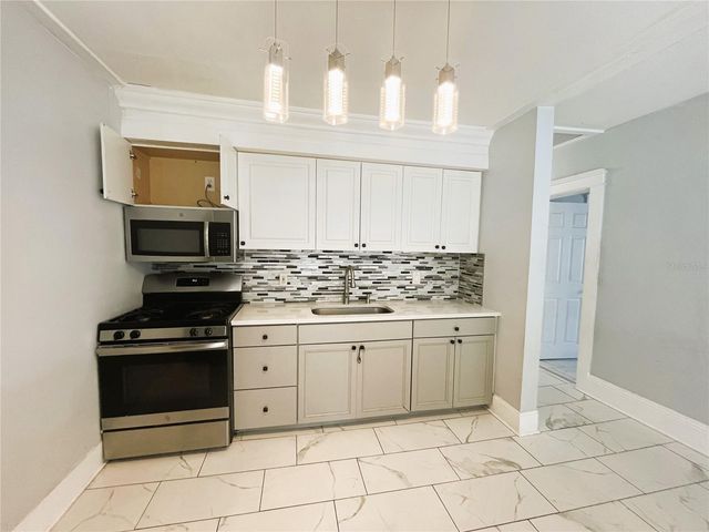 318 HOBART AVENUE, Daytona Beach, FL 32114