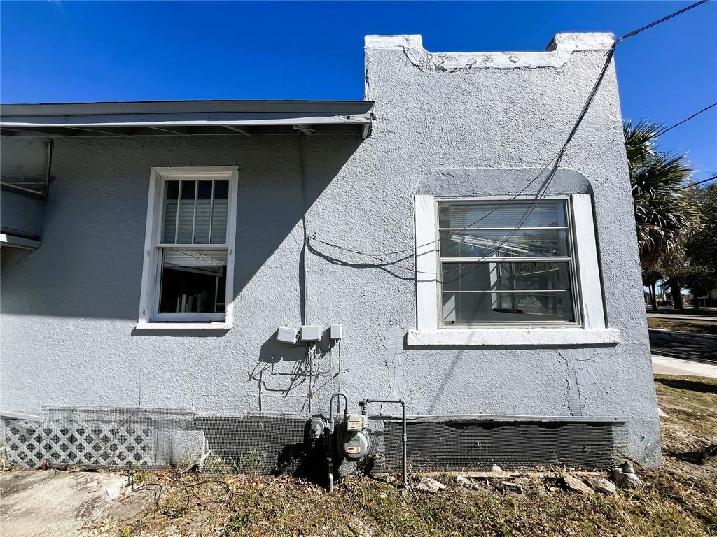 Image 25 of property listing at 318 HOBART AVENUE, Daytona Beach, FL 32114