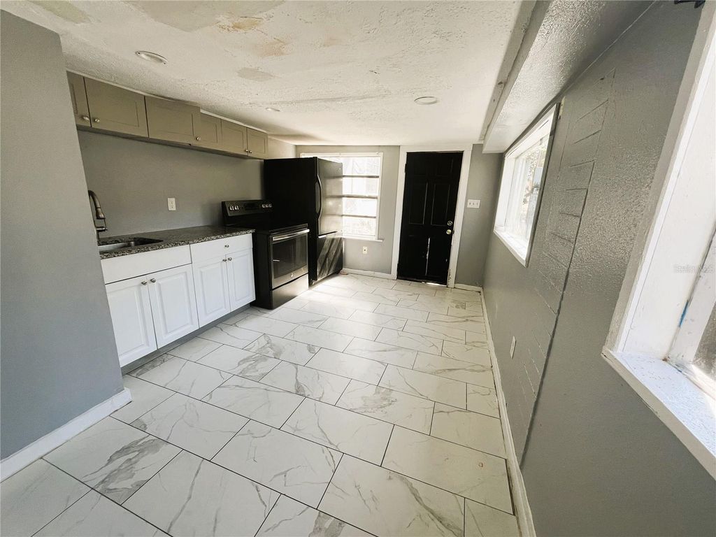 Image 28 of property listing at 318 HOBART AVENUE, Daytona Beach, FL 32114