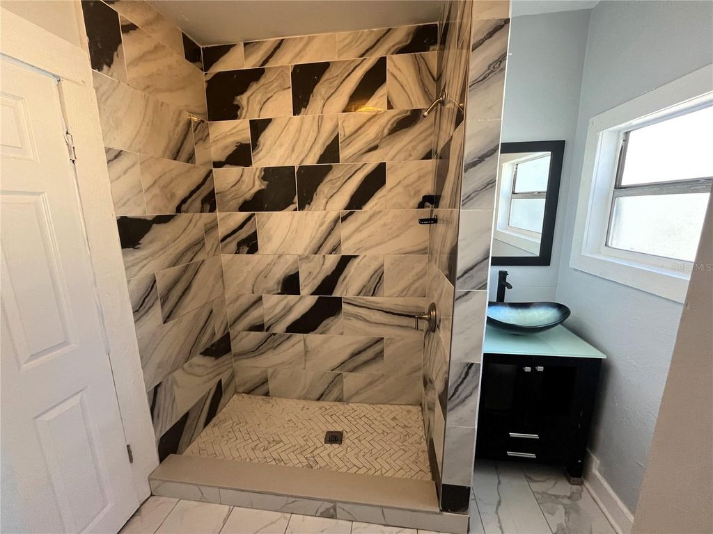 Image 34 of property listing at 318 HOBART AVENUE, Daytona Beach, FL 32114