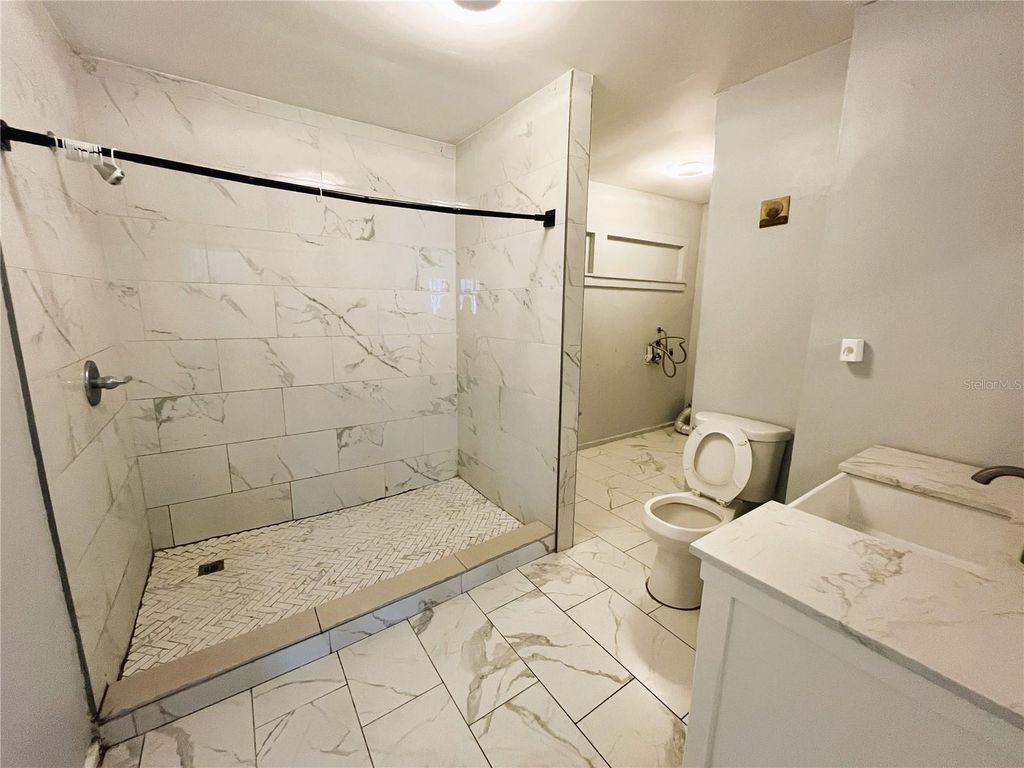 Image 10 of property listing at 318 HOBART AVENUE, Daytona Beach, FL 32114