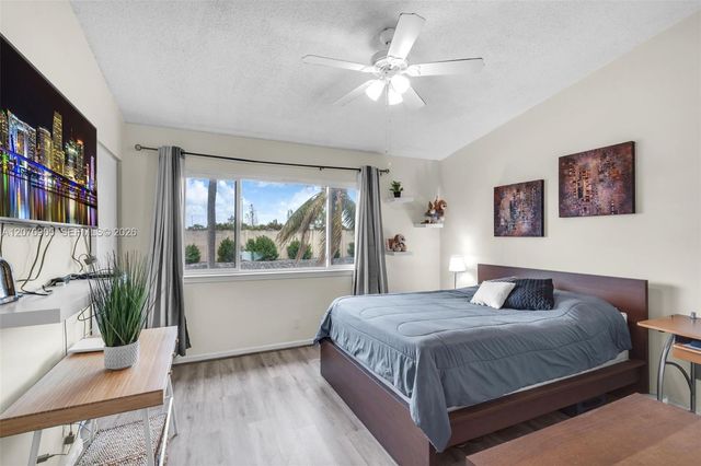 9925 NW 57th Manor, Coral Springs, FL 33076