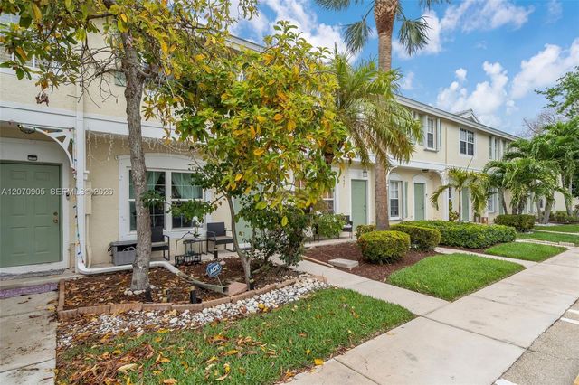 9925 NW 57th Manor, Coral Springs, FL 33076