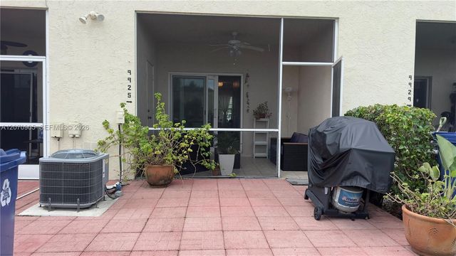 9925 NW 57th Manor, Coral Springs, FL 33076