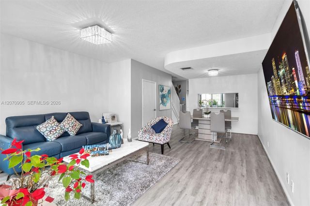 9925 NW 57th Manor, Coral Springs, FL 33076