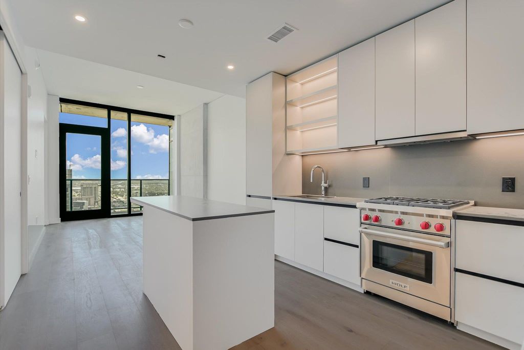 610 Davis ST 3906, Austin, TX 78701