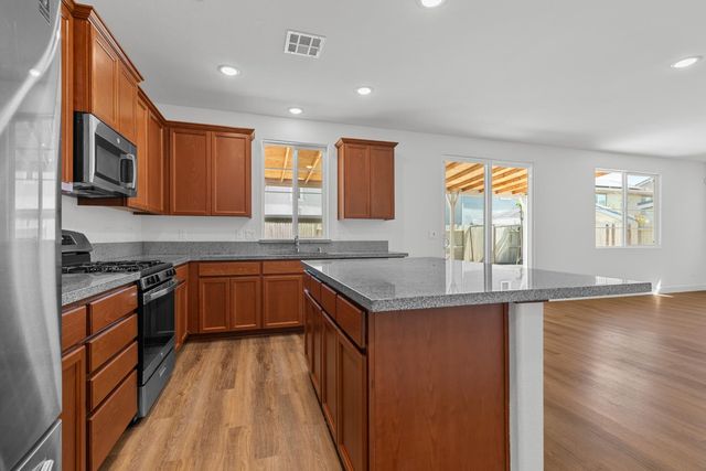 8032 Oxbow Landing Loop, Roseville, CA 95747