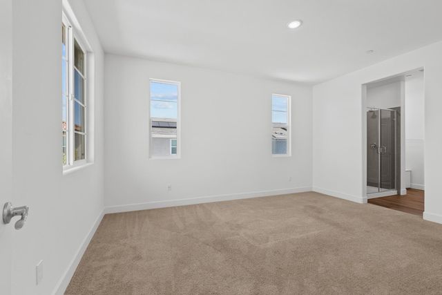 8032 Oxbow Landing Loop, Roseville, CA 95747
