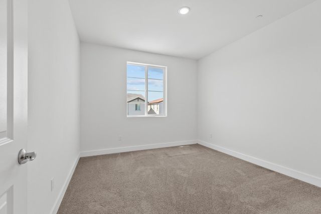 8032 Oxbow Landing Loop, Roseville, CA 95747