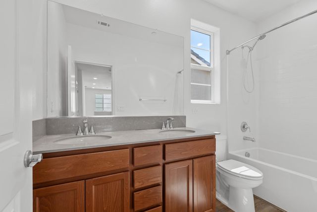 8032 Oxbow Landing Loop, Roseville, CA 95747