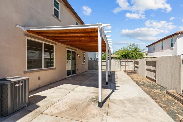 8032 Oxbow Landing Loop, Roseville, CA 95747
