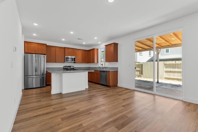 8032 Oxbow Landing Loop, Roseville, CA 95747