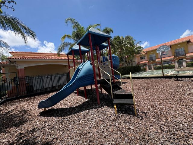 203 S Santa Catalina Circle 203, North Lauderdale, FL 33068