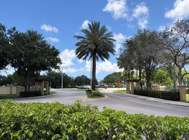 203 S Santa Catalina Circle 203, North Lauderdale, FL 33068