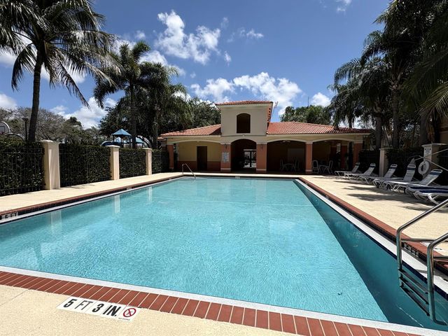 203 S Santa Catalina Circle 203, North Lauderdale, FL 33068