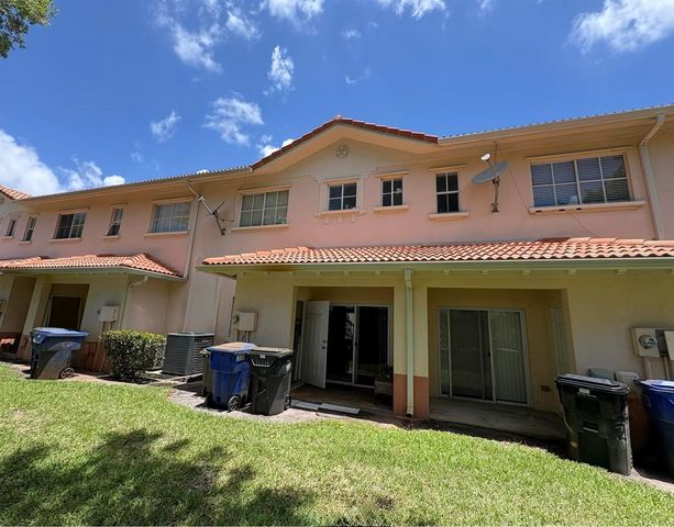 203 S Santa Catalina Circle 203, North Lauderdale, FL 33068