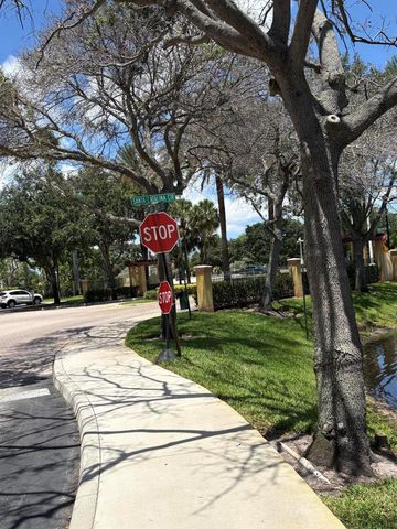 203 S Santa Catalina Circle 203, North Lauderdale, FL 33068