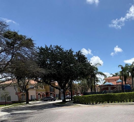 203 S Santa Catalina Circle 203, North Lauderdale, FL 33068