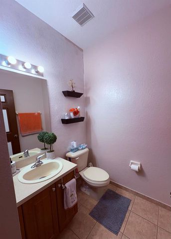 203 S Santa Catalina Circle 203, North Lauderdale, FL 33068