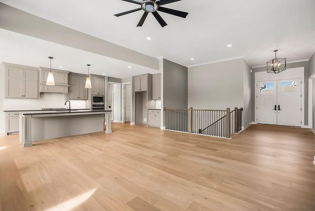 15337 W 168th Place, Olathe, KS 66062