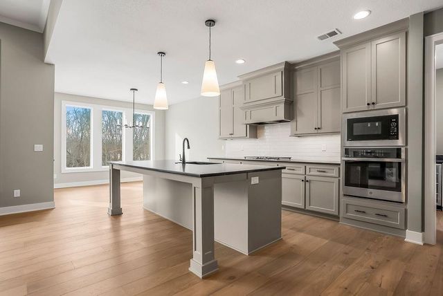 15337 W 168th Place, Olathe, KS 66062