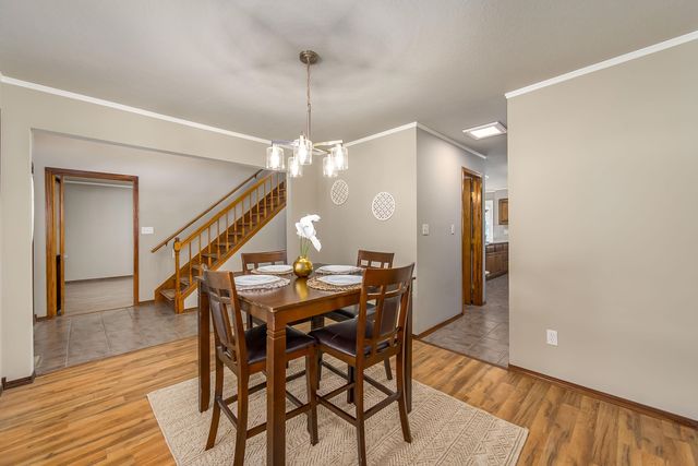 925 S Honeybrook Ln, Derby, KS 67037