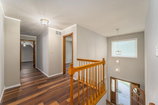 925 S Honeybrook Ln, Derby, KS 67037