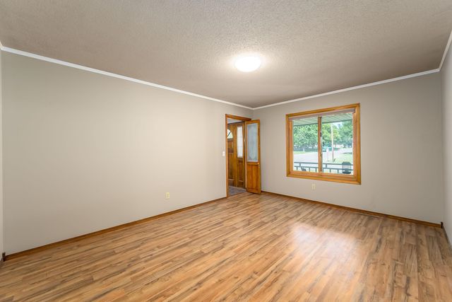 925 S Honeybrook Ln, Derby, KS 67037