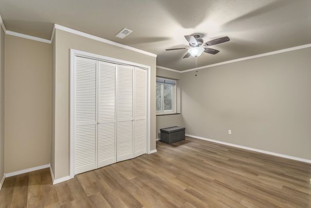925 S Honeybrook Ln, Derby, KS 67037