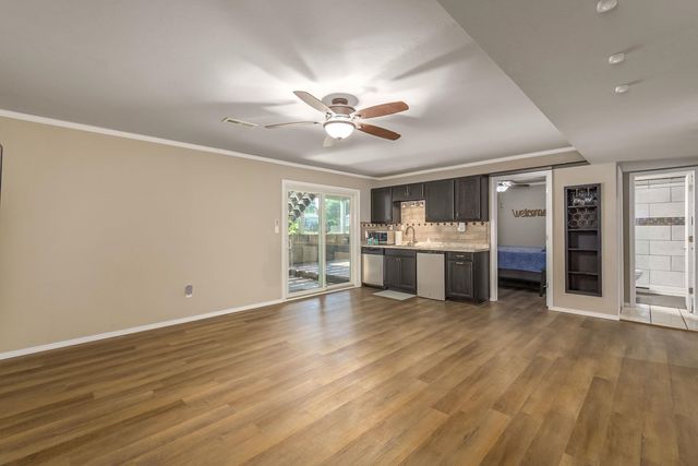 925 S Honeybrook Ln, Derby, KS 67037