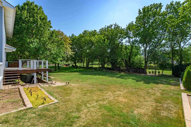 925 S Honeybrook Ln, Derby, KS 67037