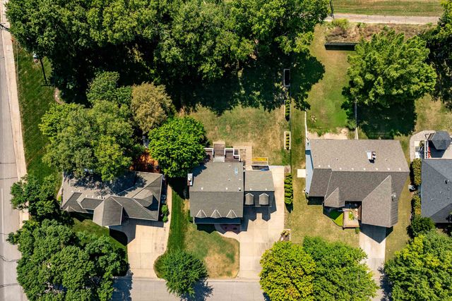 925 S Honeybrook Ln, Derby, KS 67037