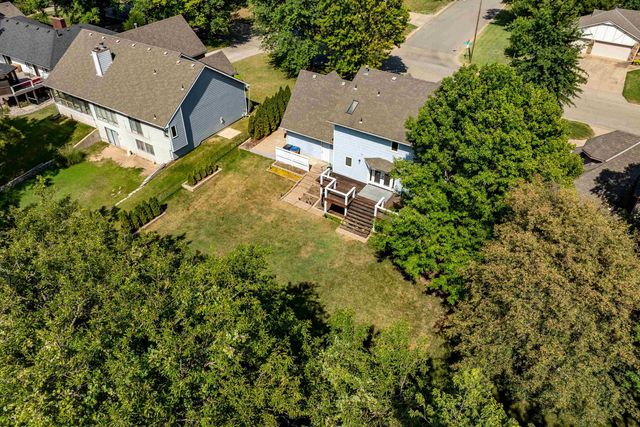 925 S Honeybrook Ln, Derby, KS 67037