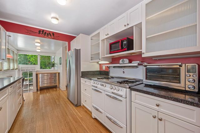 1544 36th St, Sacramento, CA 95816
