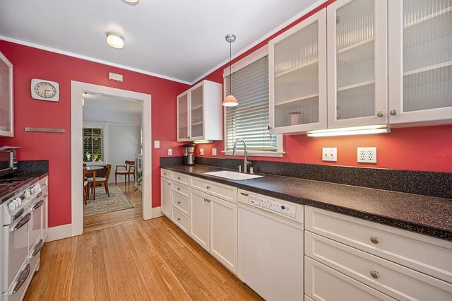 1544 36th St, Sacramento, CA 95816
