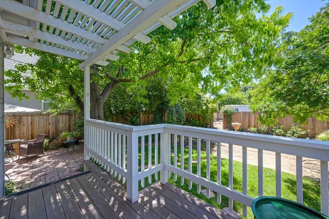1544 36th St, Sacramento, CA 95816