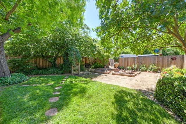 1544 36th St, Sacramento, CA 95816