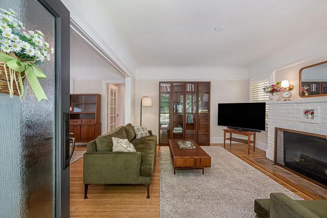 1544 36th St, Sacramento, CA 95816