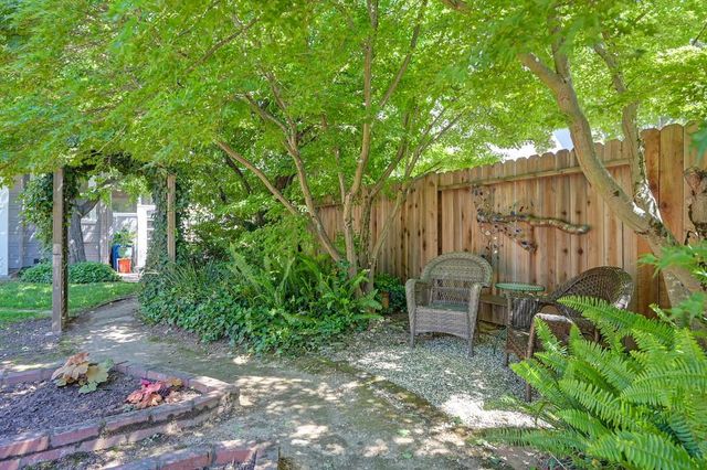 1544 36th St, Sacramento, CA 95816