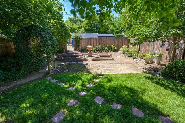 1544 36th St, Sacramento, CA 95816
