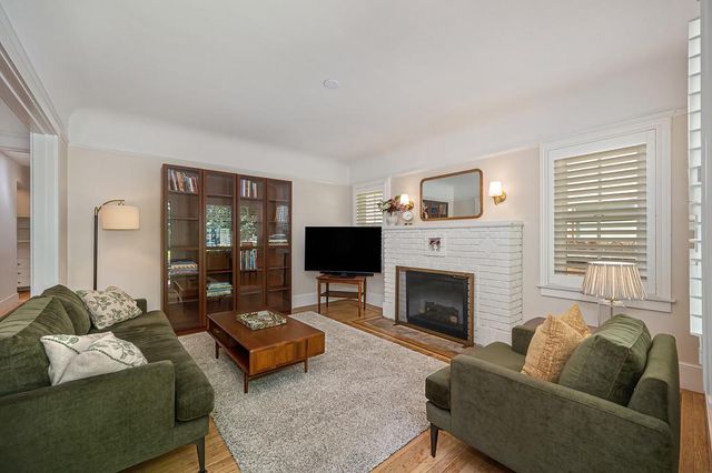 1544 36th St, Sacramento, CA 95816
