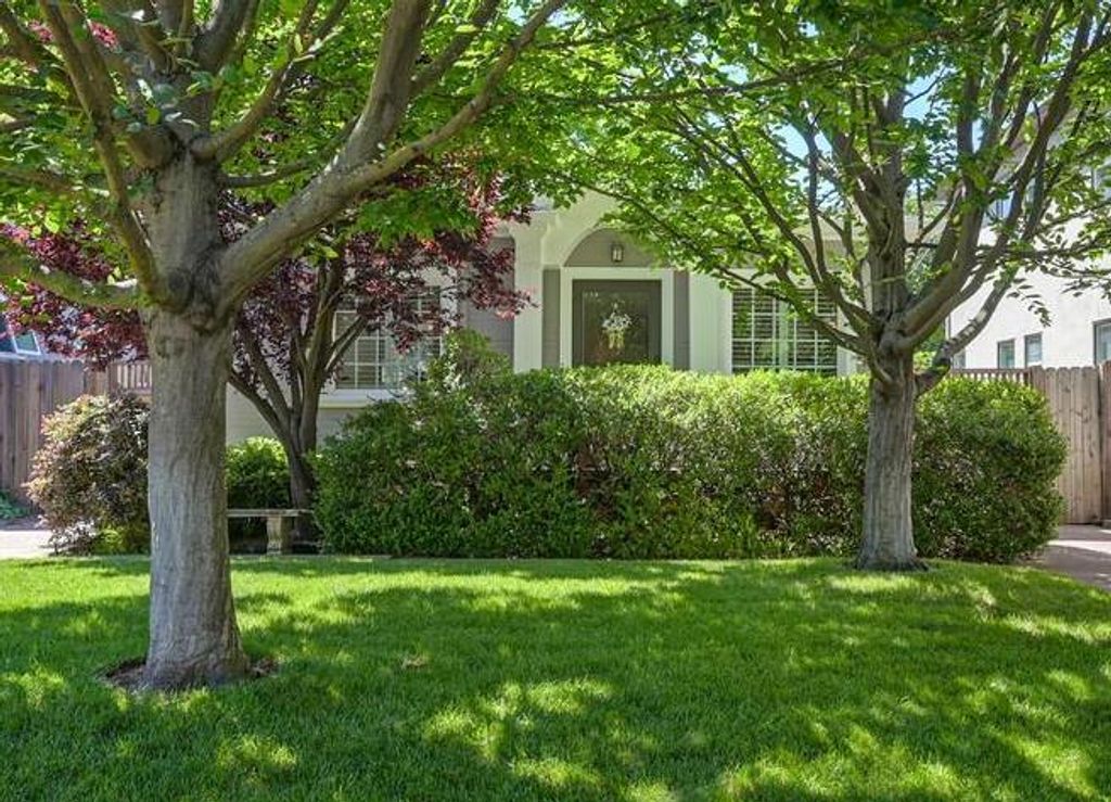 1544 36th St, Sacramento, CA 95816