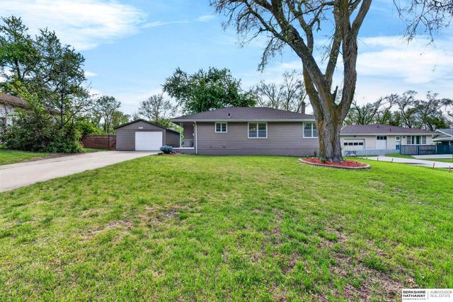 6906 N 41st Street, Omaha, NE 68112