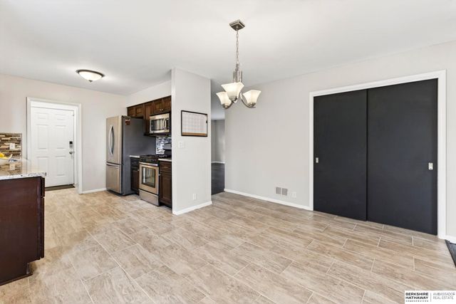 6906 N 41st Street, Omaha, NE 68112