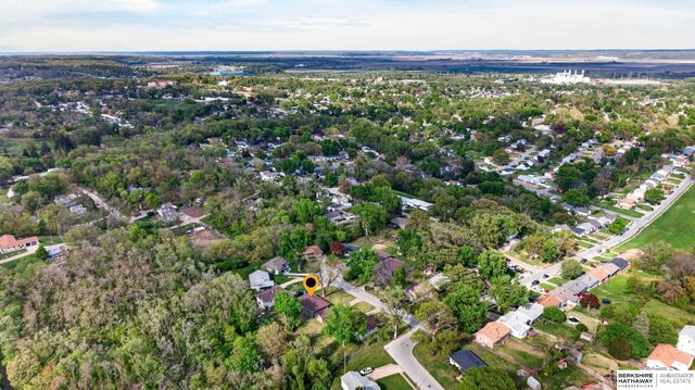 6906 N 41st Street, Omaha, NE 68112