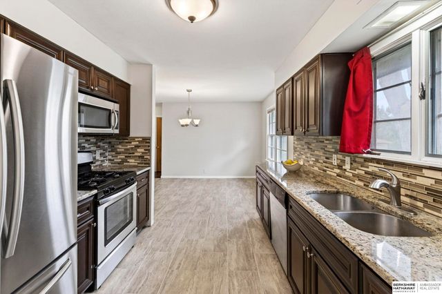 6906 N 41st Street, Omaha, NE 68112