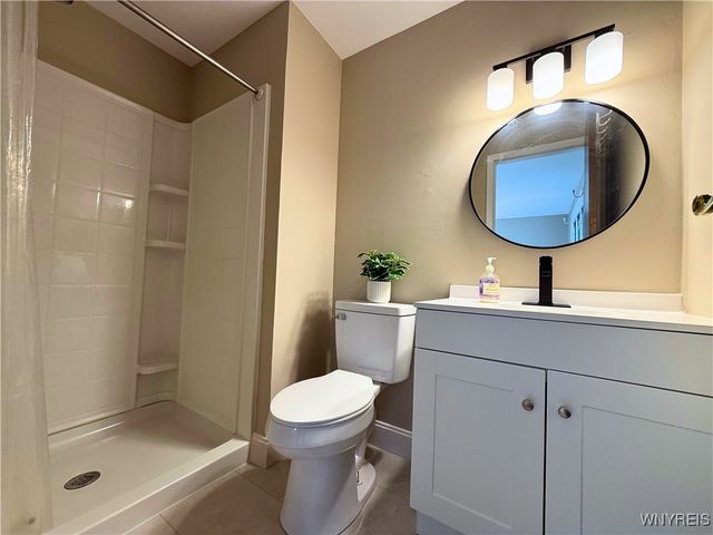 207 Charlesgate Circle, Amherst, NY 14051