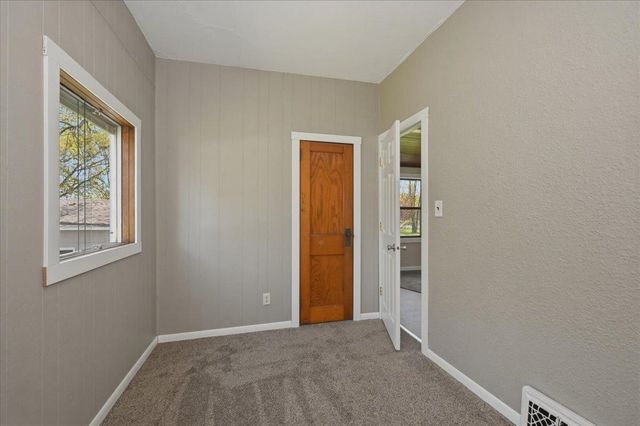 5319 E 3rd Street, Superior, WI 54880